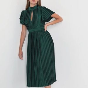 Lulus Emerald Plisse Short Sleeve Backless Midi Dress Medium